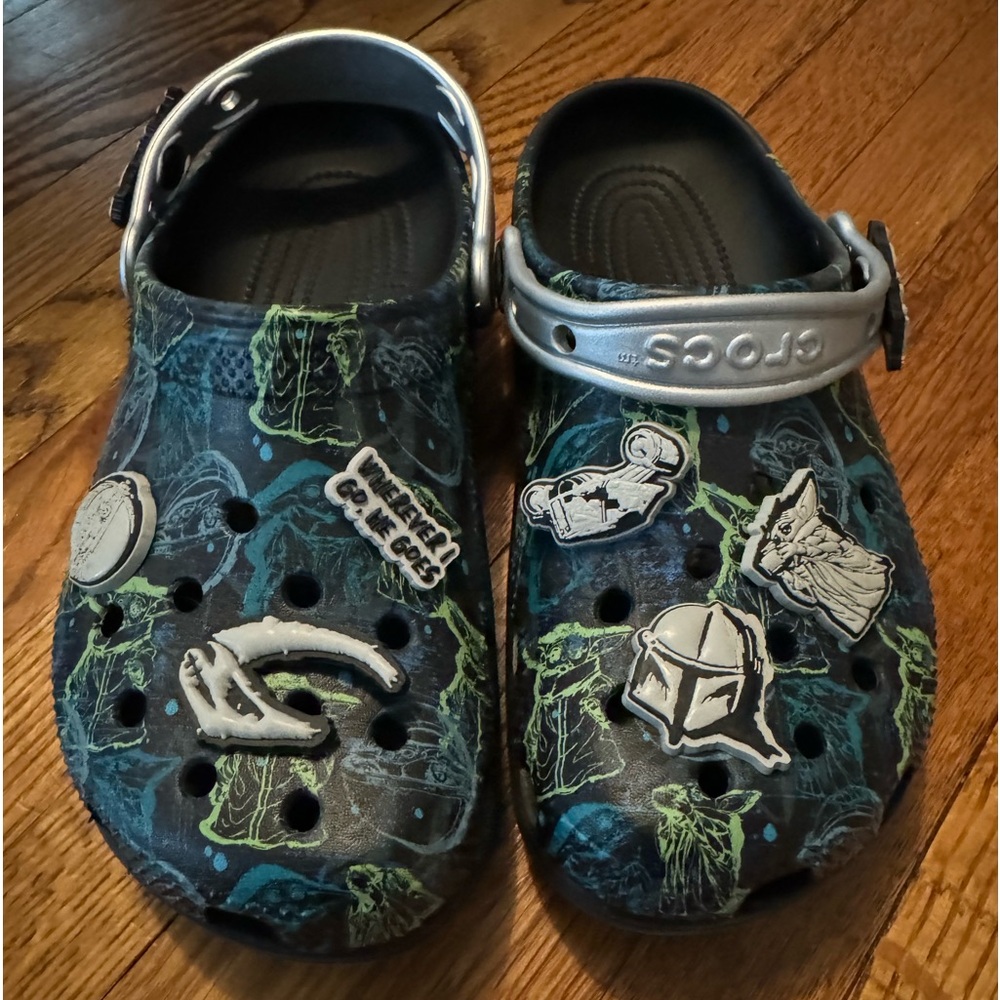 Mandalorian/Star Wars Crocs adult size M6, W8.